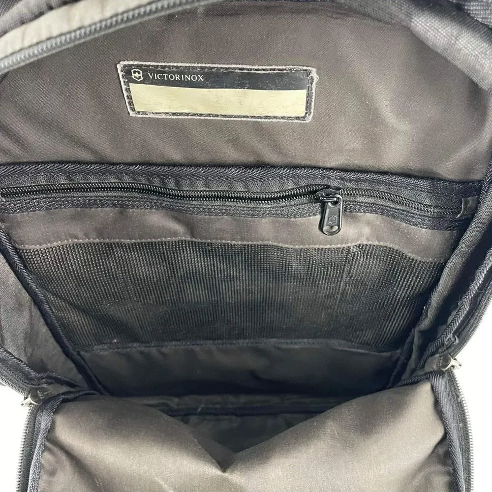 Victorinox Men's Altmont Flapover Expandable Laptop Backpack Bag Black Large‎